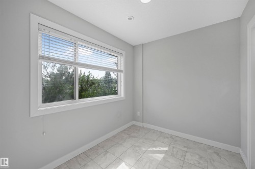 72 1010 Rabbit Hill Road, Edmonton, AB - Indoor Photo Showing Other Room