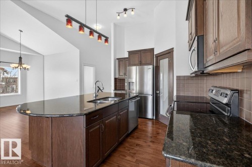 23 2815 34 Avenue, Edmonton, AB - Indoor Photo Showing Kitchen With Double Sink