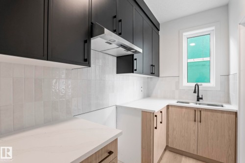 8516 181 Avenue, Edmonton, AB - Indoor Photo Showing Kitchen