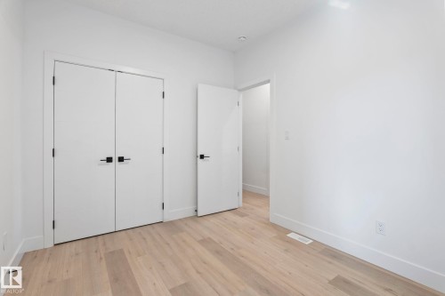 8516 181 Avenue, Edmonton, AB - Indoor Photo Showing Other Room