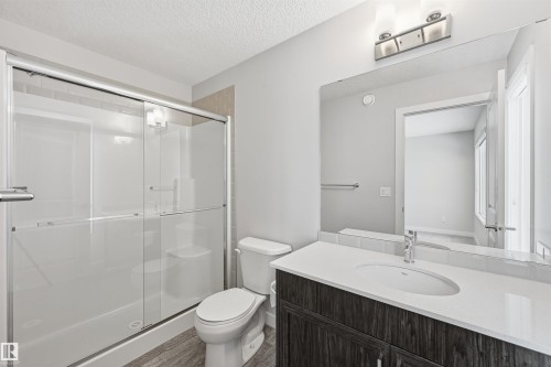 80 1010 Rabbit Hill Road, Edmonton, AB - Indoor Photo Showing Bathroom