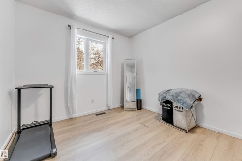 18403 55 Avenue, Edmonton, AB - Indoor Photo Showing Other Room