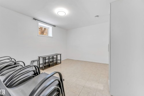 18403 55 Avenue, Edmonton, AB - Indoor Photo Showing Other Room