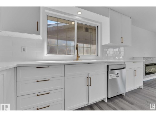 8004 130 Avenue, Edmonton, AB - Indoor Photo Showing Other Room