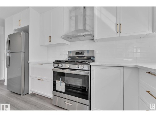 8004 130 Avenue, Edmonton, AB - Indoor Photo Showing Kitchen