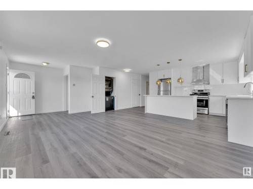 8004 130 Avenue, Edmonton, AB - Indoor Photo Showing Kitchen