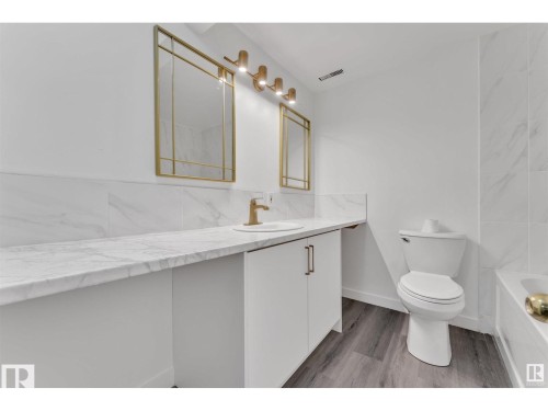 8004 130 Avenue, Edmonton, AB - Indoor Photo Showing Bathroom