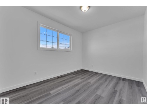 8004 130 Avenue, Edmonton, AB - Indoor Photo Showing Other Room