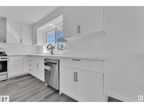 8004 130 Avenue, Edmonton, AB - Indoor Photo Showing Kitchen