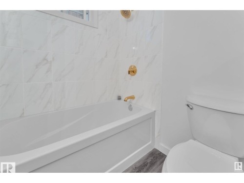 8004 130 Avenue, Edmonton, AB - Indoor Photo Showing Bathroom