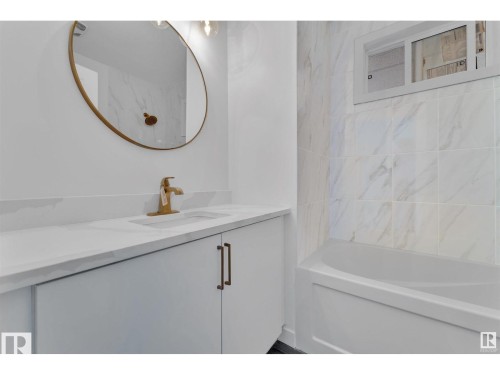 8004 130 Avenue, Edmonton, AB - Indoor Photo Showing Bathroom