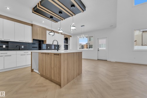 749 Astoria Way, Devon, AB - Indoor Photo Showing Kitchen