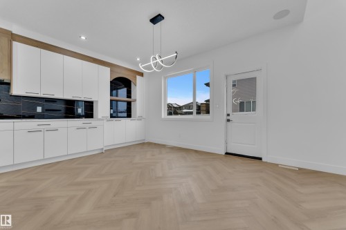 749 Astoria Way, Devon, AB - Indoor Photo Showing Kitchen