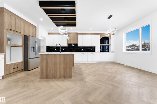 749 Astoria Way, Devon, AB - Indoor Photo Showing Kitchen