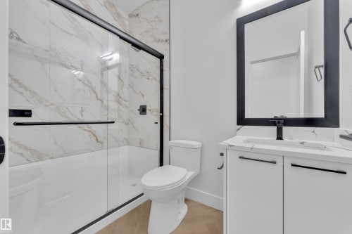 749 Astoria Way, Devon, AB - Indoor Photo Showing Bathroom