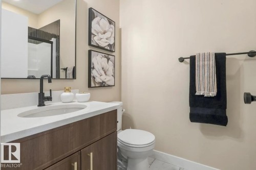 22725 89A Avenue, Edmonton, AB - Indoor Photo Showing Bathroom