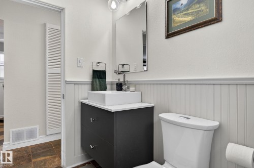 10704 130 Street, Edmonton, AB - Indoor Photo Showing Bathroom