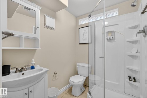 10704 130 Street, Edmonton, AB - Indoor Photo Showing Bathroom
