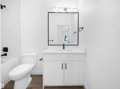 5015 46 Ave, Calmar, AB - Indoor Photo Showing Bathroom