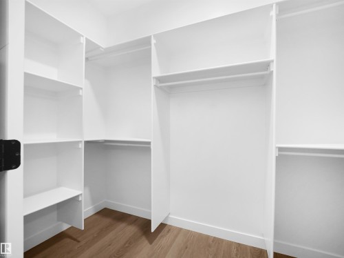 5015 46 Ave, Calmar, AB - Indoor With Storage