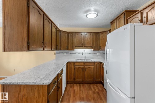 10728 153 Avenue, Edmonton, AB - Indoor Photo Showing Kitchen