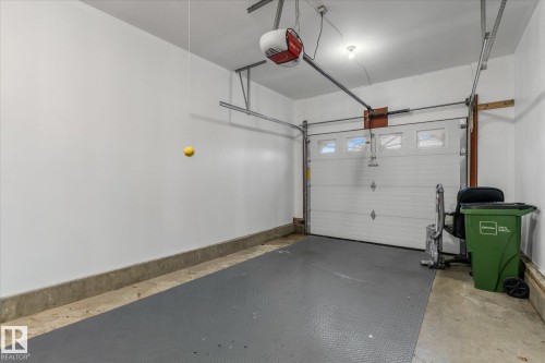10728 153 Avenue, Edmonton, AB - Indoor Photo Showing Garage