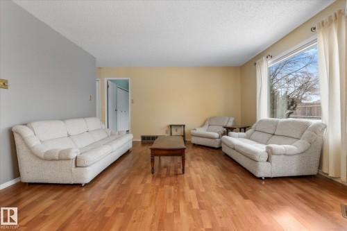 10728 153 Avenue, Edmonton, AB - Indoor Photo Showing Living Room