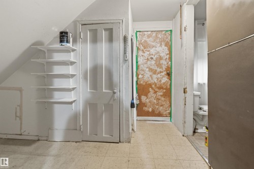 9513 103 Avenue, Edmonton, AB - Indoor Photo Showing Other Room