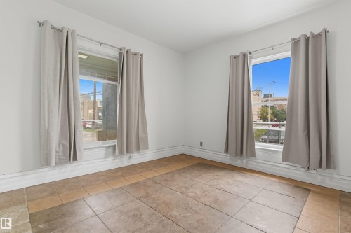 9513 103 Avenue, Edmonton, AB - Indoor Photo Showing Other Room
