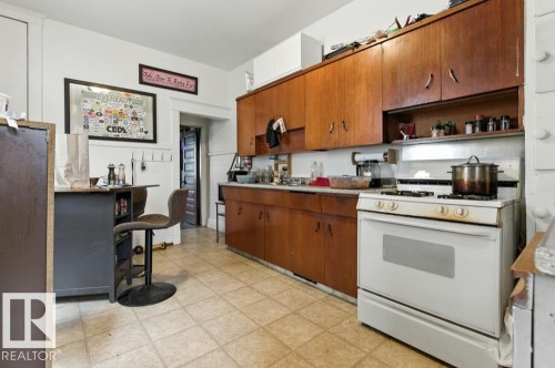 10256 95 Street, Edmonton, AB - Indoor Photo Showing Kitchen