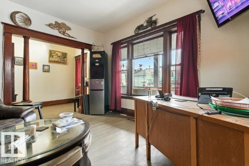 10256 95 Street, Edmonton, AB - Indoor