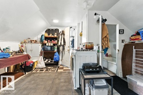 10256 95 Street, Edmonton, AB - Indoor