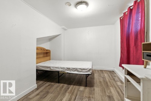 10256 95 Street, Edmonton, AB - Indoor