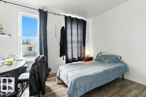 10260 95 Street, Edmonton, AB - Indoor Photo Showing Bedroom