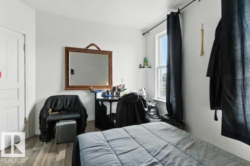 10260 95 Street, Edmonton, AB - Indoor Photo Showing Bedroom