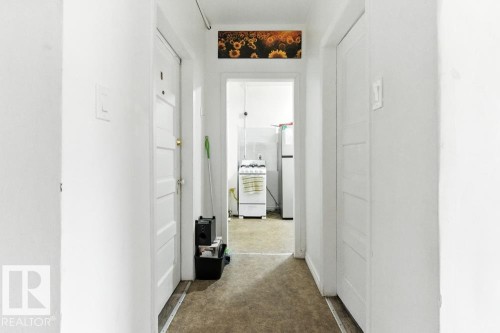10260 95 Street, Edmonton, AB - Indoor Photo Showing Other Room