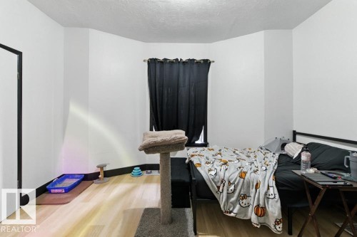 10260 95 Street, Edmonton, AB - Indoor Photo Showing Bedroom