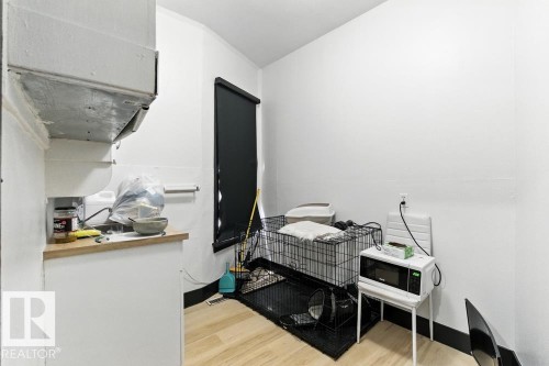 10260 95 Street, Edmonton, AB - Indoor