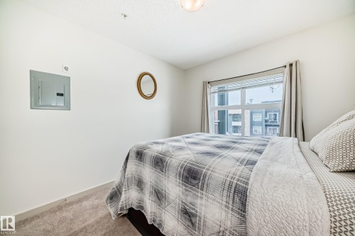 406 504 Griesbach Parade, Edmonton, AB - Indoor Photo Showing Bedroom