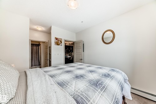 406 504 Griesbach Parade, Edmonton, AB - Indoor Photo Showing Bedroom