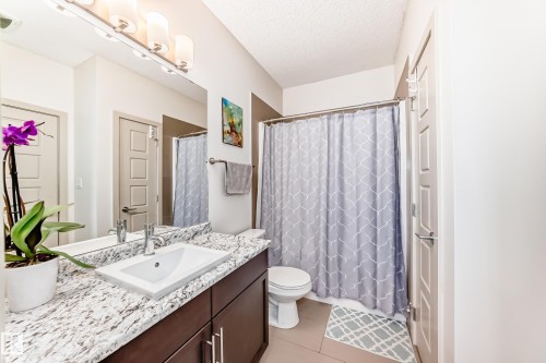 406 504 Griesbach Parade, Edmonton, AB - Indoor Photo Showing Bathroom