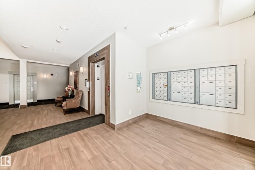 406 504 Griesbach Parade, Edmonton, AB - Indoor Photo Showing Other Room
