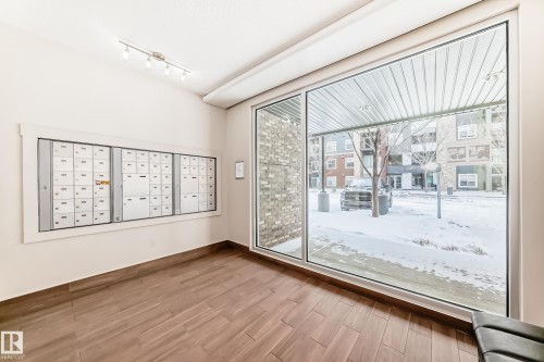 406 504 Griesbach Parade, Edmonton, AB - Indoor Photo Showing Other Room