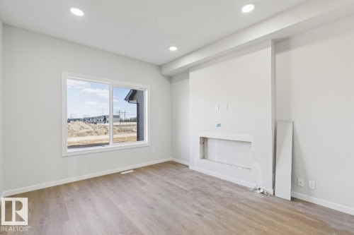 319 Edgemont Drive, Edmonton, AB - Indoor Photo Showing Other Room
