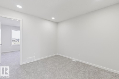 319 Edgemont Drive, Edmonton, AB - Indoor Photo Showing Other Room
