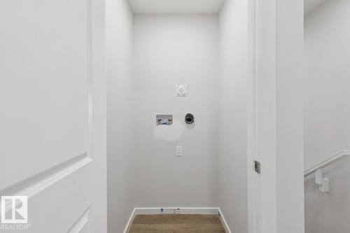 319 Edgemont Drive, Edmonton, AB - Indoor Photo Showing Other Room
