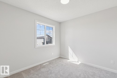 319 Edgemont Drive, Edmonton, AB - Indoor Photo Showing Other Room