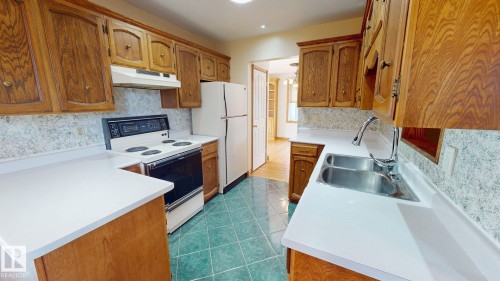 363 Richfield Road, Edmonton, AB - Indoor Photo Showing Kitchen With Double Sink