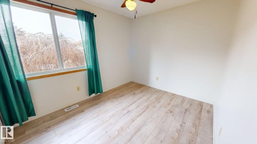 363 Richfield Road, Edmonton, AB - Indoor Photo Showing Other Room