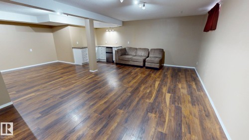 363 Richfield Road, Edmonton, AB - Indoor